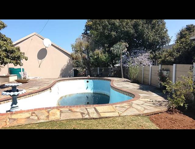 3 BEDROOM HOUSE FOR SALE IN GREENHILLS